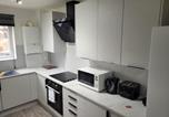 Location vacances Horley - Rentunique Nimrod House 2 bed ample parking-1