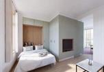 Location vacances  Limburg Province - Inviting apartment in Bree with terrace-1
