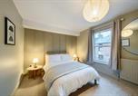 Location vacances  Gare d'Oxford - Spacious 2-Bed House with Garden Office-4