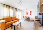 Location vacances Cabanes - Beautiful Apartment In Cabanes-3