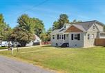 Location vacances Emporia - The Forest Hill Getaway With A Gourmet Kitchen-2