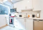 Hôtel Canada - The Roland Chic 2br Basement Suite 2br Toronto Getaway near Downtown-3