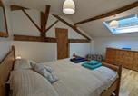 Location vacances Roussines - Spacieuse maison à Massignac avec jardin privatif - Fr-1-653-213-4