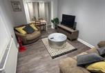 Location vacances Horley - Cosy large singe room-2