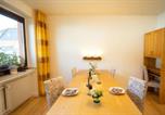 Location vacances  burren - Gartenfewo mit 2 Schlafzimmern und 2 Wlan Homeofficeplätzen I Waschtrockner sowie Smart-Tv und kostenlose Parkplätze-4
