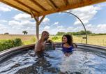 Camping Vienne - Camping Sandaya Village Flottant de Pressac-3