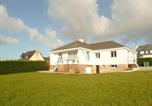 Location vacances Brélès - Holiday home in Brittany with sea view-1