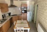 Location vacances Walcourt - Charming Studio in Charleroi City Center, 75 m² with Terrace-1