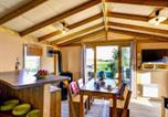Location vacances Saint-Martin-de-Varreville - Tente en toile et bois avec terrasse pour 4 personnes - Api-1-52-1471-3