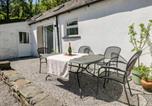 Location vacances  Gare de Ton Pentre - Daffodil Cottage-2