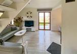 Location vacances Koszalin - Cozy Home In Podamirowo With Lake View-3
