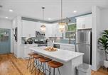 Location vacances Fredericksburg - House on Cora - Sleeps 10 Hot Tub & Walk to Main-1