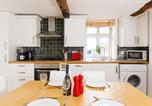 Location vacances Chichester - Charming three-bedroom central townhouse-2