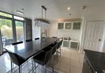 Location vacances  Gare de Slough - House Sleeps 12 with Parking and Garden-2