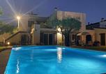 Location vacances Viladamat - Casa Del Mar - Villa con Jardín, 2 Piscinas y a 50m del Mar en Sant Martí d'Empúries - Hisp-7-18-2