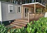 Location vacances  Antwerp Province - Breebos Chalet near Antwerp Camp-1