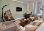 Location vacances Leeds - Stylish 2br Family Stay Sleeps 8 Pet Friendly-3