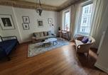 Location vacances Hambourg - Old apartment in St Georg-1