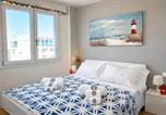 Location vacances Frioul-Vénétie julienne - Beach Front Apartment Sabbiadoro-1