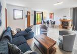 Location vacances Paraza - Cozy Home In Pouzols-Minervois-4