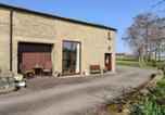 Location vacances  Gare d'Halifax - The Barn at Heath Hall Farm-1