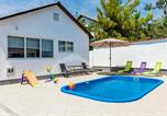 Location vacances Šibensko-Kniniska - House Ivana Tribunj-1
