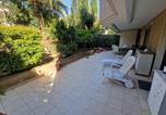 Location vacances Cavalaire-sur-Mer - Charmant T2 avec grande terrasse en centre-ville - Fr-1-100-362-2