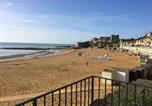 Location vacances Broadstairs - Beachside - Private Balcony & Direct Beach Access-1