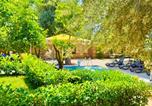 Location vacances  Perge - Oldtown Family Fisher Suit With 3 Bedrooms-2