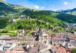 Location vacances Trois châteaux, muraille et remparts du bourg de Bellinzone - Castle View - Happy Rentals-4