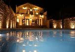 Location vacances El Portillo - Lujo rural con piscina salina climatizada y jardín-1