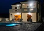 Location vacances Posedarje - Zen Garden Villa with heated pool-1