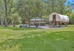 Location vacances College Station - Secluded Luxury Wagon with Pond, King Bed, Full Bath, Patio-2