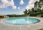 Location vacances  Province de Pesaro et Urbino - Apartment in Villagrande with Pool & Garden-1