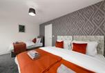 Location vacances  Gare de Ton Pentre - Modern House near Washeries Park-1