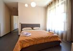 Location vacances  Province de Verceil - Charming flat in Vercelli - 50 sqm - Cosy balcony.-4