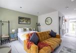 Location vacances Cambridge - Modern Central Studio With Parking-1
