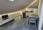 Location vacances Alba - Moderna Mansarda con parcheggio gratuito-1