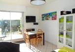 Location vacances Dives-sur-Mer - Appartement T2 avec Jardin, Proche Centre et Plage de Cabourg, Parking Inclus - Fr-1-487-295-2
