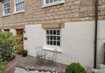 Location vacances  Gare de Knaresborough - Maple Tree Cottage-3
