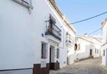Location vacances Almonaster la Real - 3 Bedroom Nice Home In Castaño Del Robledo-1