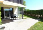 Location vacances Dives-sur-Mer - Appartement T2 avec Jardin, Proche Centre et Plage de Cabourg, Parking Inclus - Fr-1-487-295-1