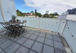 Location vacances Anglet - T2 moderne avec terrasse ensoleillée et parking au centre d'Anglet, proche des plages - Fr-1-239-1063-4