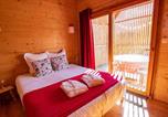 Location vacances  Ain - Les Lodges de la Viarhôna / cabane-spa-2