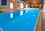 Location vacances Deux-Jumeaux - Cozy Home In St Germain Du Pert-1