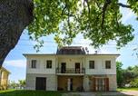 Location vacances Serrungarina - Amazing Apartment In Montefelcino-1