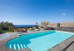 Location vacances  Province de Las Palmas - Bright And Spacious Puerto Calero Villa 3 Bedrooms Villa Viejo Dos Private Pool Wonderful Scenic Views Lanzarote-3
