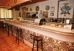 Location vacances  Saragosse - Hostal Cuatro Esquinas-1