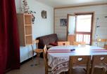 Location vacances Albiez-Montrond - Appartement spacieux en centre-village, proche commerces et pistes, idéal pour 5 personnes Fr-1-618-5-2