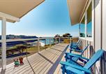 Location vacances Upper Lake - Panoramic Ocean View Home in Elk with Beach Access-2